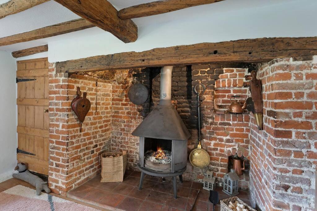 Local Walks Pub Gardens Pet Friendly Landscaped Gardens And Free Private Parking Villa Doddington  Eksteriør bilde