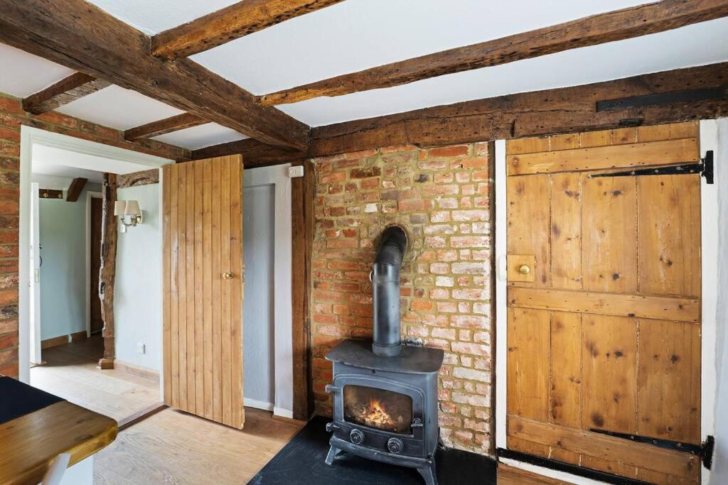 Local Walks Pub Gardens Pet Friendly Landscaped Gardens And Free Private Parking Villa Doddington  Eksteriør bilde