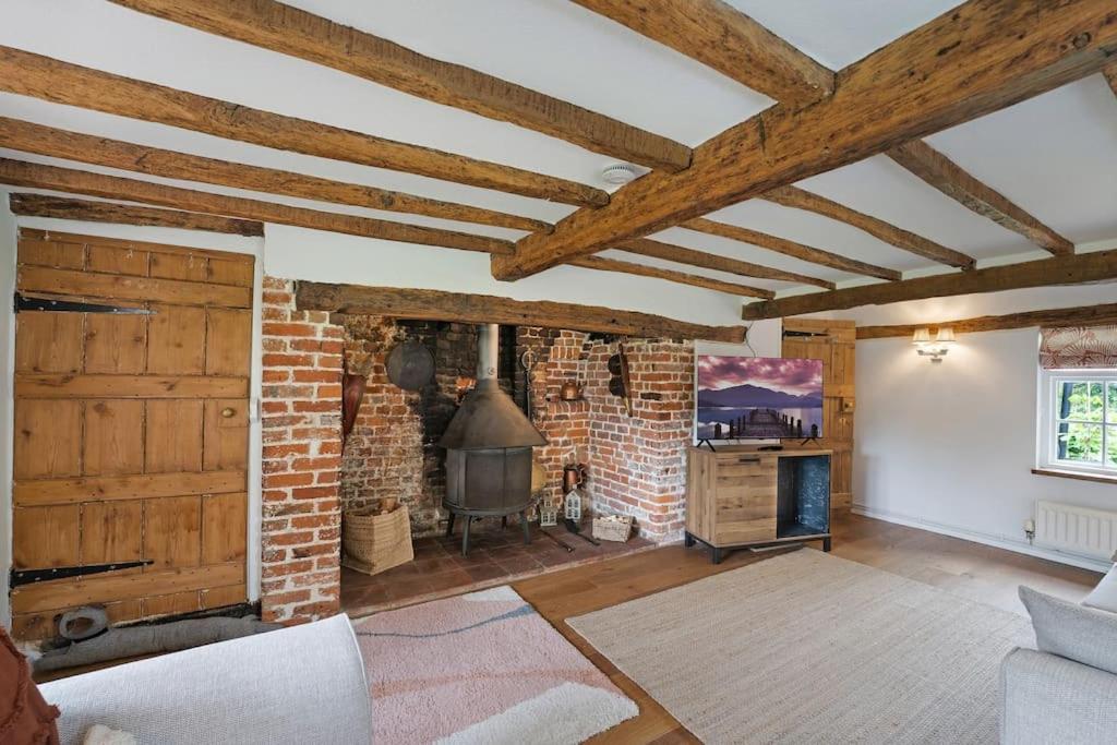 Local Walks Pub Gardens Pet Friendly Landscaped Gardens And Free Private Parking Villa Doddington  Eksteriør bilde