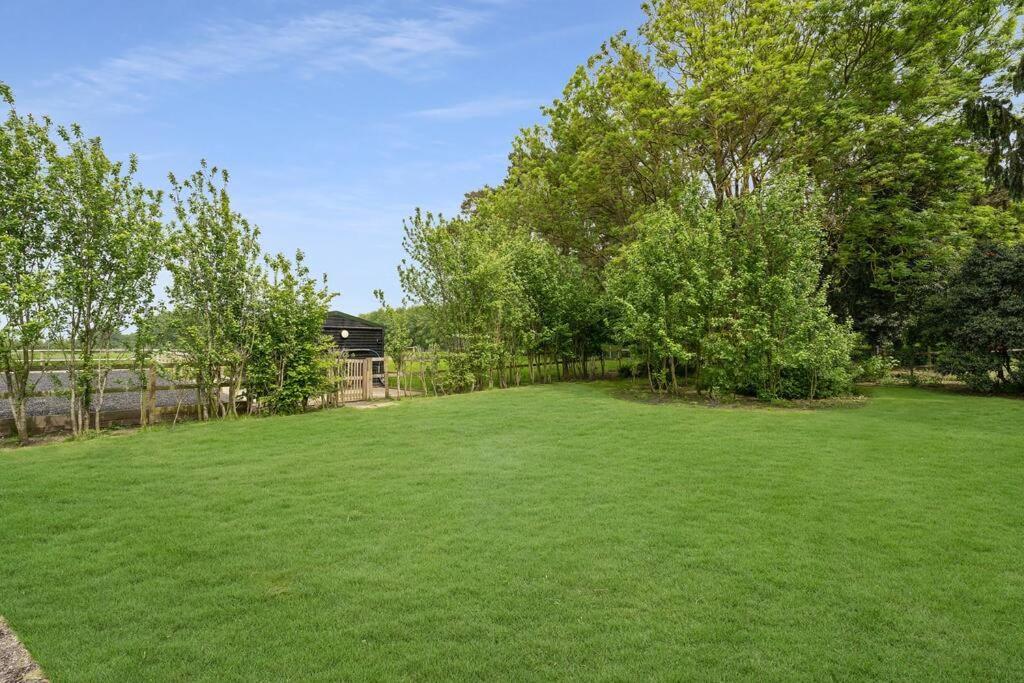 Local Walks Pub Gardens Pet Friendly Landscaped Gardens And Free Private Parking Villa Doddington  Eksteriør bilde