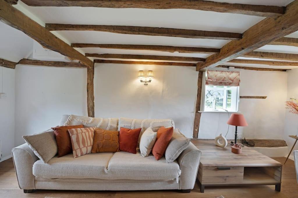 Local Walks Pub Gardens Pet Friendly Landscaped Gardens And Free Private Parking Villa Doddington  Eksteriør bilde
