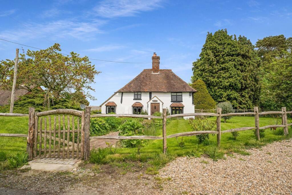 Local Walks Pub Gardens Pet Friendly Landscaped Gardens And Free Private Parking Villa Doddington  Eksteriør bilde